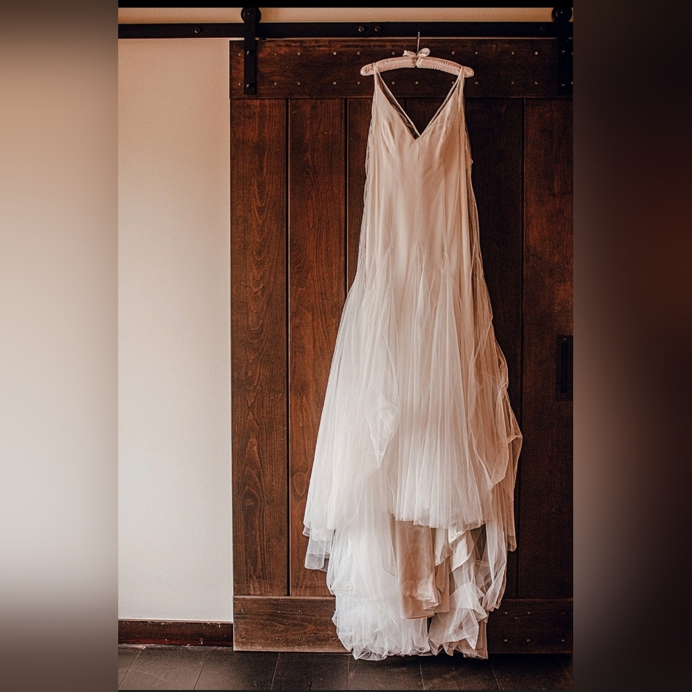 Vera Wang White Wedding Dress